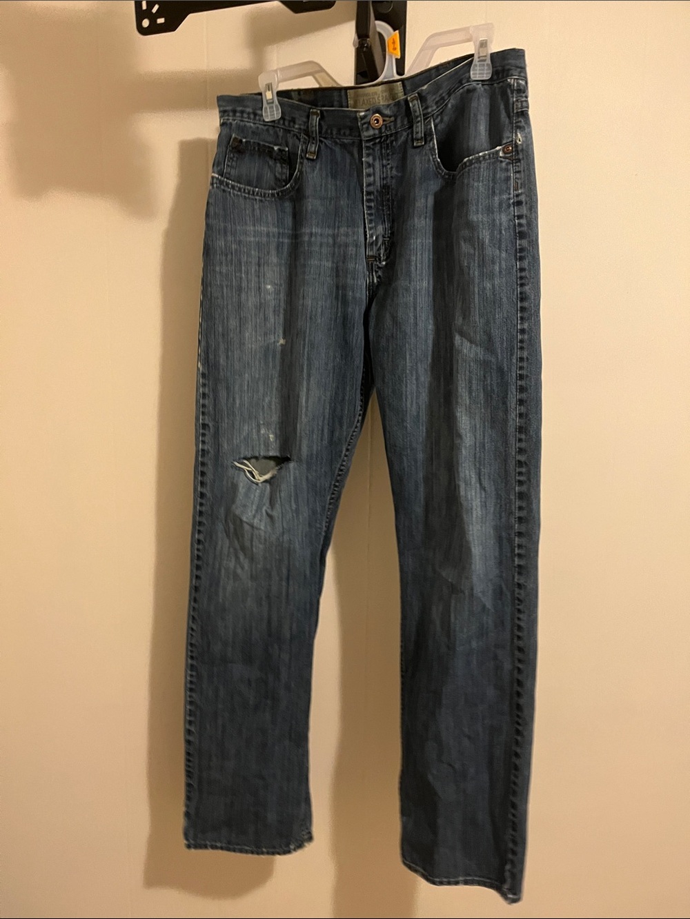 Wrangler Men's Distressed Dark Blue Straight Jeans